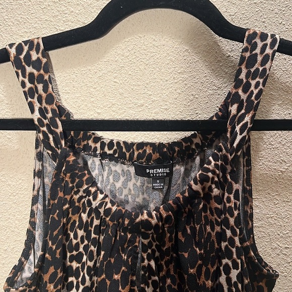Leopard Animal Print Keyhole Halter Flowy Blouse - Picture 3 of 7